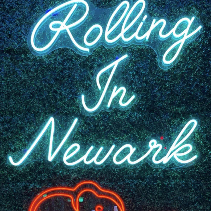 Icicles Newark neon sign