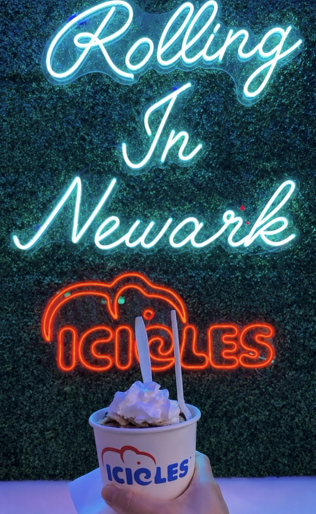 Icicles Newark neon sign